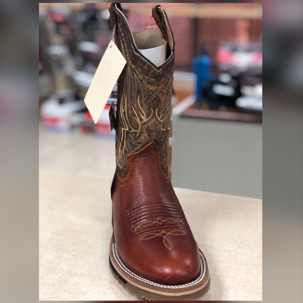 Men work boots